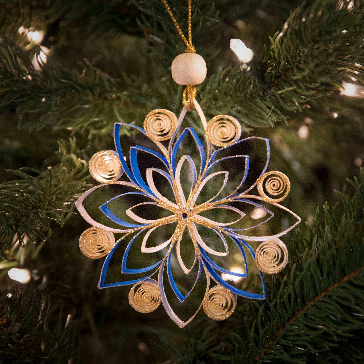 Quilling Snowflake "Neve" white/ azure blue - 4 inch Ø | Christmas / Winter
