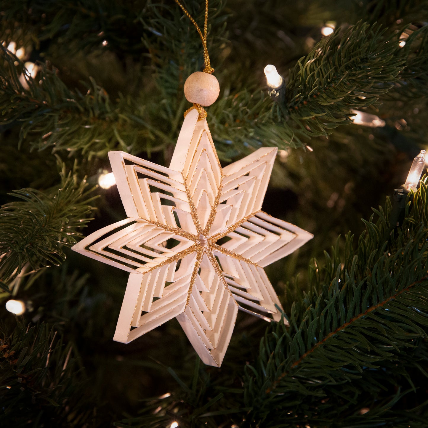 Quilling Snowflake "Inanna" white with gold glitter - 4 inch Ø | Christmas / Winter