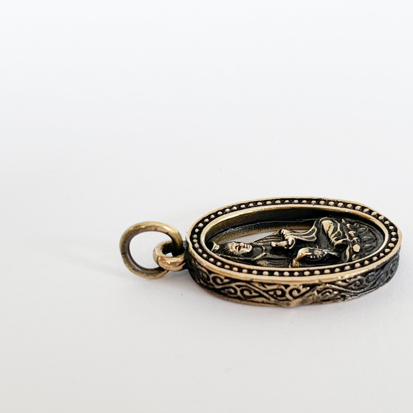 Guanyin 观音 Bodhisattva Pendant