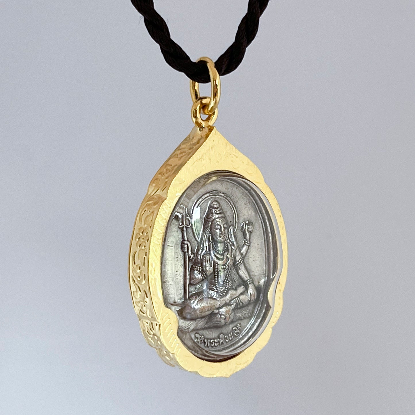 Durga (दुर्गा) with Shiva (शिव) Amulet / Pendant