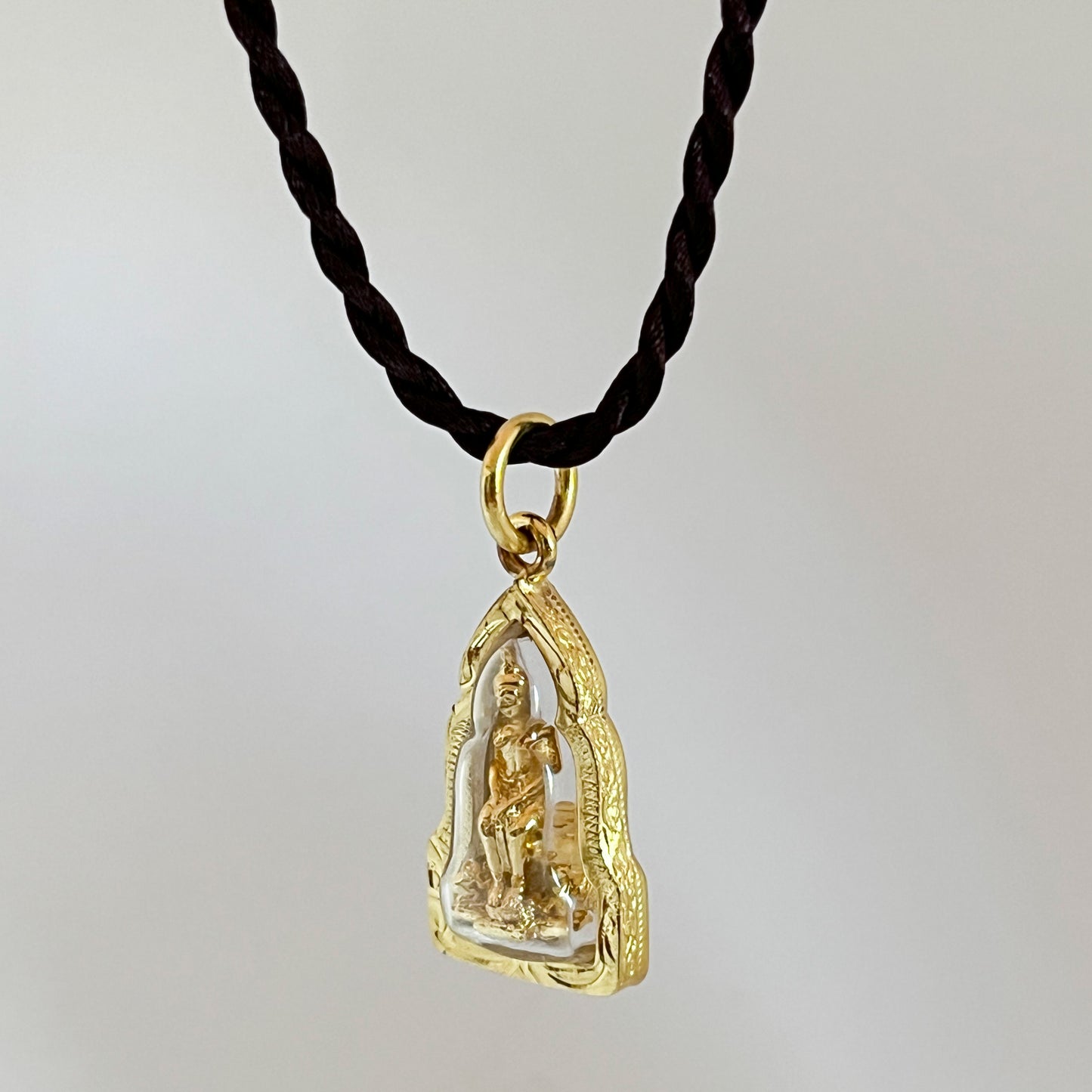 Wednesday - (Nighttime 7:00pm to 5:59am) Phra lae lei (The Blessed One) Weekday Buddha